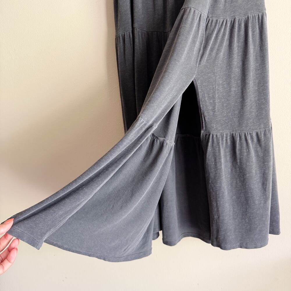 Sundry x Evereve Grey Tiered Side Slit Midi Skirt Size 4 or XL Boho Casual Norm - Picture 2 of 7